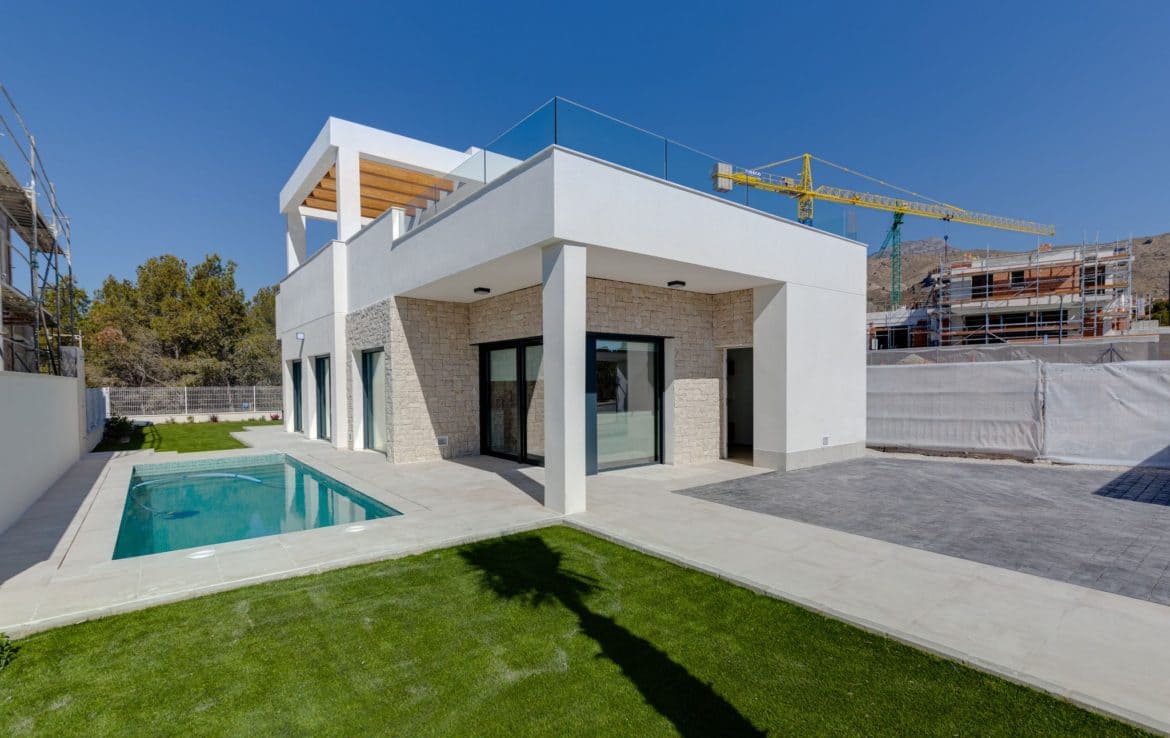 Продажа дом в Испании в городе Benidorm c 3-мя спальнями, бассейном и территорией